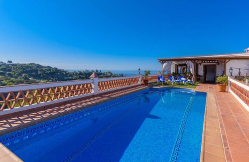 Almunecar House | 100 m² House ∙ 3 bedrooms ∙ 6 guests