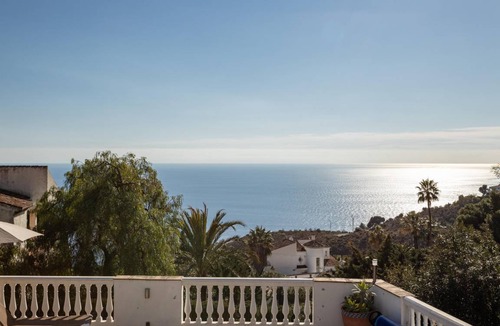 Salobrena Villa | 109 m² Villa ∙ 3 bedrooms ∙ 6 guests