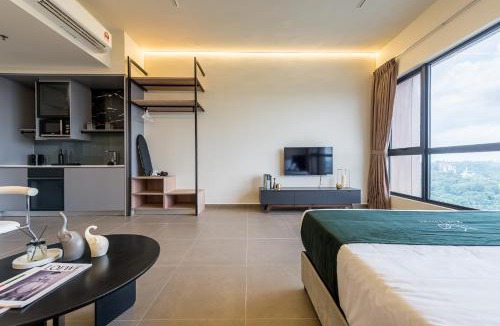 Sungai Penchala Apartment | 12 Mossaz skypool 5mins to 1U and Ikea atEmpire City by Light House