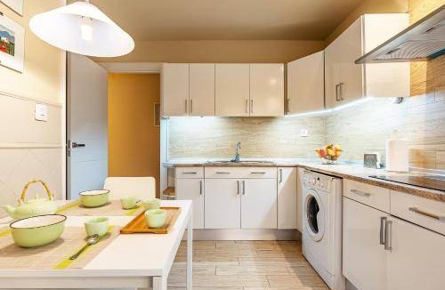 Cervantes Apartment | 122 m² Apartment ∙ 3 bedrooms ∙ 6 guests