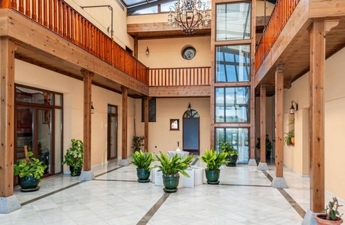Otura House | 1300 m² House ∙ 8 bedrooms ∙ 15 guests