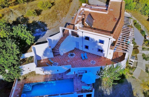 Almunecar Villa | 140 m² Villa ∙ 3 bedrooms ∙ 8 guests