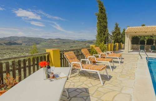 Montefrio House | 150 m² House ∙ 5 bedrooms ∙ 12 guests