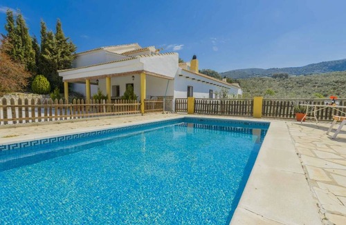 Montefrio House | 150 m² House ∙ 5 bedrooms ∙ 12 guests