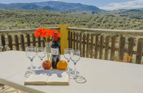 Montefrio House | 150 m² House ∙ 5 bedrooms ∙ 12 guests