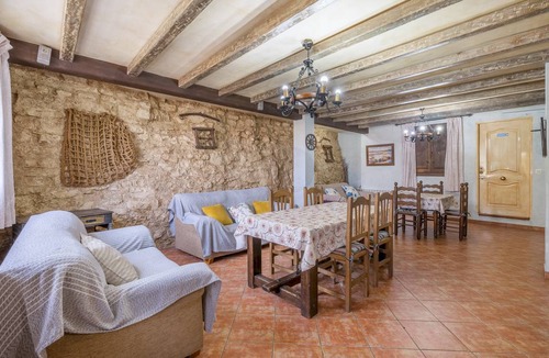 Illora House | 154 m² House ∙ 5 bedrooms ∙ 10 guests