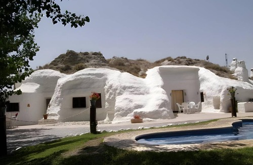 Baza House | 160 m² House ∙ 6 guests