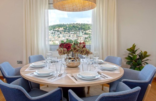 Cervantes Apartment | 180 m² Apartment ∙ 4 bedrooms ∙ 8 guests