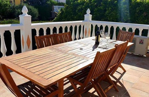 La Zubia House | 180 m² House ∙ 3 bedrooms ∙ 8 guests