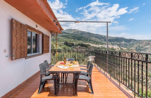 Lanjaron House | 180 m² House ∙ 4 bedrooms ∙ 15 guests
