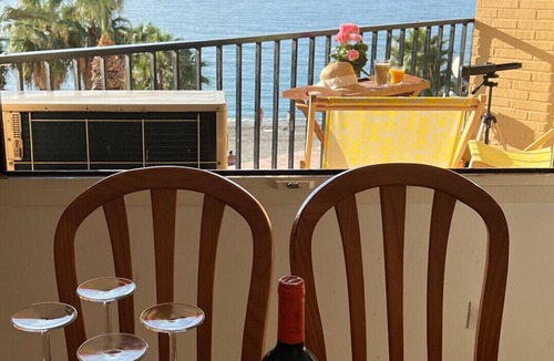 Almunecar Apartment | 2 bed ap. next to beach with communal pool and lovely views