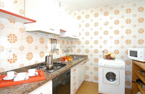 Velilla-Taramay Apartment | 2-bedroom apartment 10m from the beach with pool, tennis and WiFi