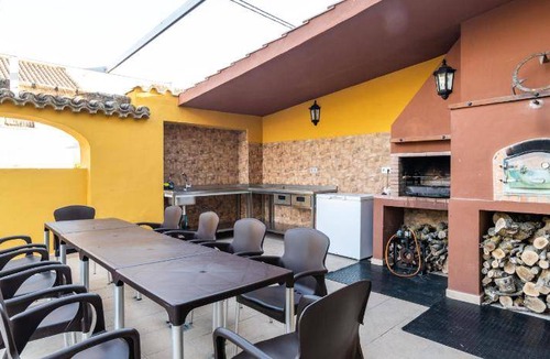 Illora House | 200 m² House ∙ 3 bedrooms ∙ 10 guests