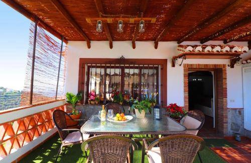 Almunecar Villa | 200 m² Villa ∙ 3 bedrooms ∙ 6 guests