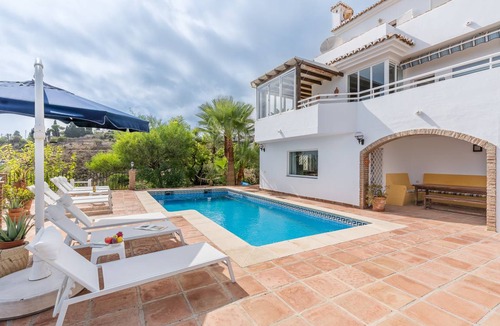 Salobrena Villa | 260 m² Villa ∙ 4 bedrooms ∙ 8 guests