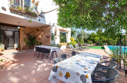 Beznar Cottage | 268 m² Cabin ∙ 6 bedrooms ∙ 12 guests