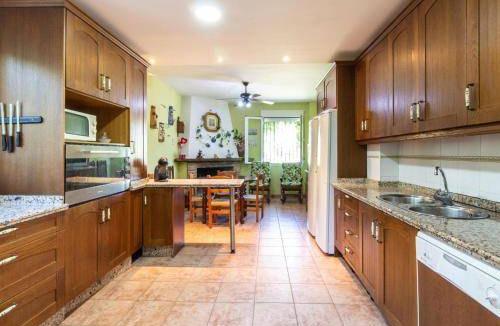 Beznar Villa | 268 m² Villa ∙ 6 bedrooms ∙ 12 guests