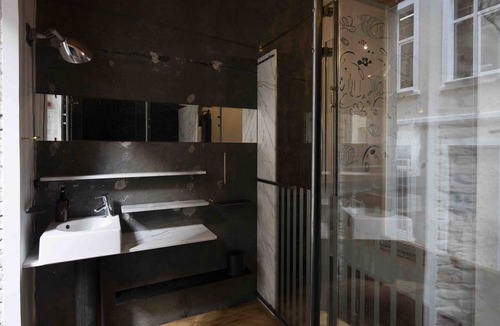 Tophane House | 2nd floor with balcony