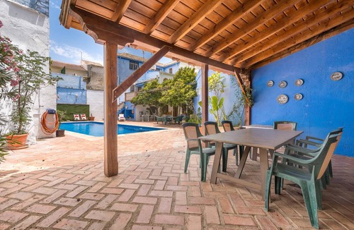Illora House | 300 m² House ∙ 6 bedrooms ∙ 14 guests
