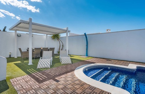 Las Gabias Villa | 300 m² Villa ∙ 3 bedrooms ∙ 6 guests