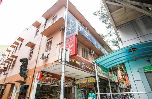 Kuala Lumpur City Centre Hotel | 32 m² Hotel ∙ 127 guests