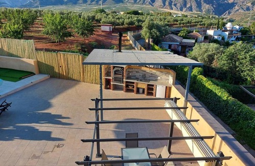 Durcal House | 322 m² House ∙ 6 bedrooms ∙ 14 guests