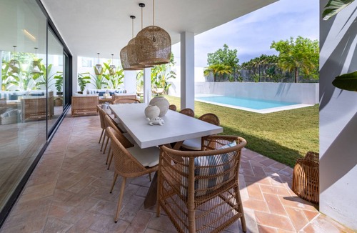 Motril Villa | 322 m² Villa ∙ 5 bedrooms ∙ 7 guests