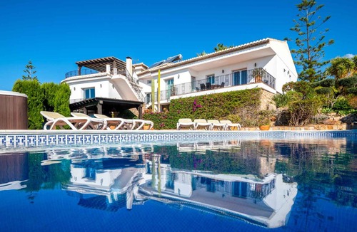 Velilla-Taramay Villa | 390 m² Villa ∙ 8 bedrooms ∙ 16 guests