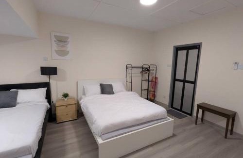 Subang Jaya House | 4-15pax Sawatt Homestay at Subang - Entire House - 5mins to Sunway - SJMC