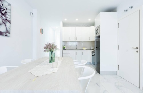 San Isidro Apartment | 4 Moderno Edificio Emilia
