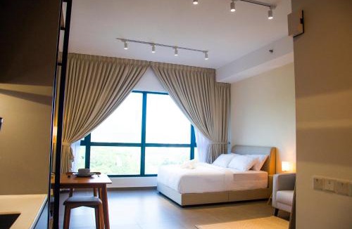 Sungai Penchala Apartment | 4 Mossaz studio with skypool at Empire City By Light House