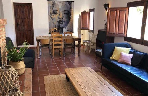 Loja House | 400 m² House ∙ 10 bedrooms ∙ 18 guests