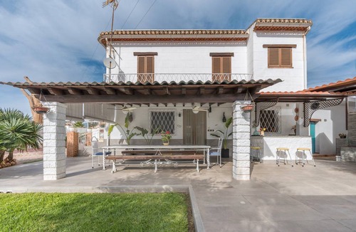 Durcal House | 400 m² House ∙ 7 bedrooms ∙ 14 guests