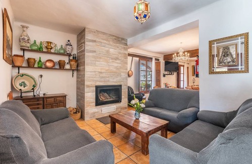 Durcal House | 400 m² House ∙ 7 bedrooms ∙ 14 guests
