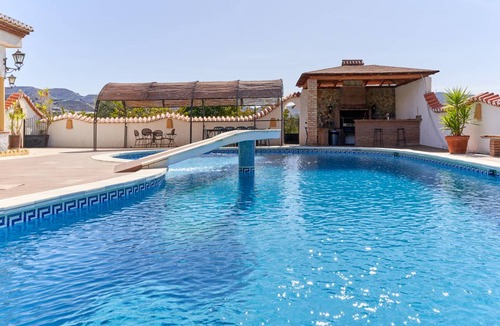 Motril House | 400 m² House ∙ 8 bedrooms ∙ 26 guests