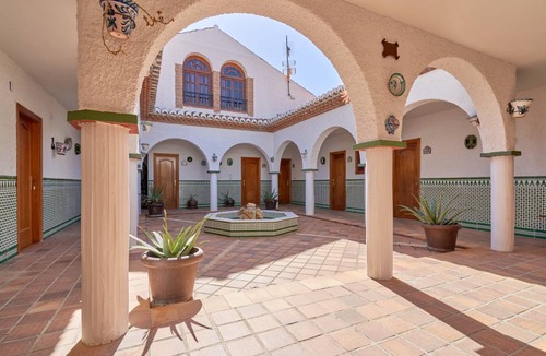 Motril House | 400 m² House ∙ 8 bedrooms ∙ 26 guests