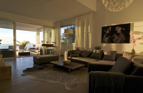 Almunecar Villa | 450 m² Villa ∙ 4 bedrooms ∙ 7 guests