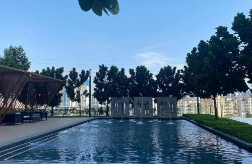 Taman Pertama Apartment | 4BR Family Room MVertica near MRT by RumaBnB