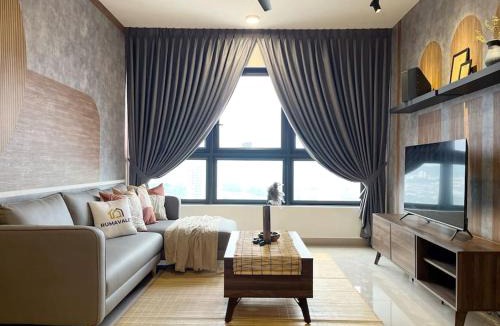 Taman Pertama Apartment | 4BR Family Room MVertica near MRT by RumaBnB