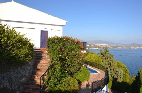 Salobrena House | 500 m² Farmhouse ∙ 2 bedrooms ∙ 6 guests