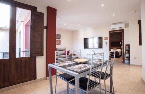Central District Apartment | 75 m² Apartment ∙ 10 guests