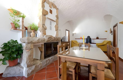 Fonelas House | 75 m² House ∙ 2 bedrooms ∙ 6 guests