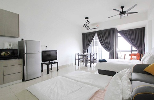 Shah Alam Apartment | A Lovely, Utropolis Studio Near KDU, FREE Parking