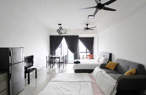 Shah Alam Apartment | A Lovely, Utropolis Studio Near KDU, FREE Parking
