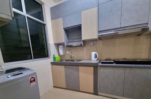 Seri Kembangan House | A nice stay for a family-sized home.