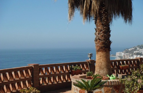 Almunecar Villa | Air-conditioned villa, and incredible sea views. Pool table and table football.