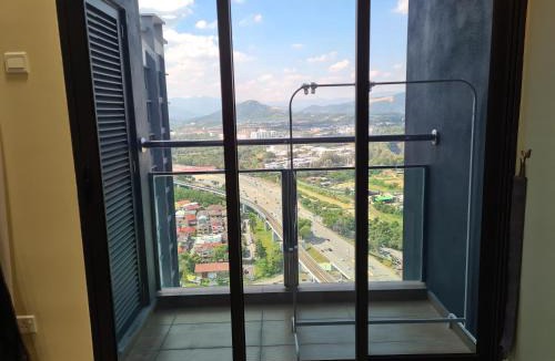 Kampung Bukit Dukong Apartment | Alpine Parkland Netflix 5 beds at MRT Batu 11 Cheras