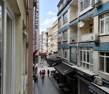 Kadikoy Apartment | Altiyol Boga, Center of Kadıköy