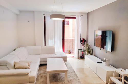 Figares Apartment | Apartamento, piscina y parking Granada Tico Medina