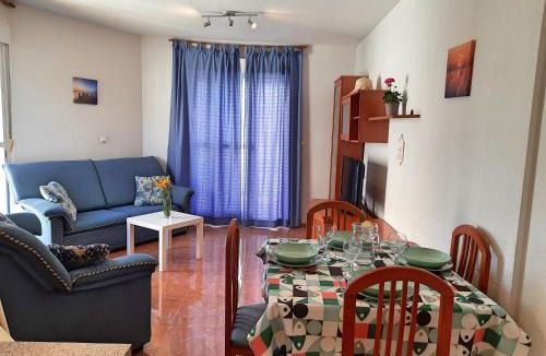Castell de Ferro Apartment | Apartamento playero con vistas a la montaña